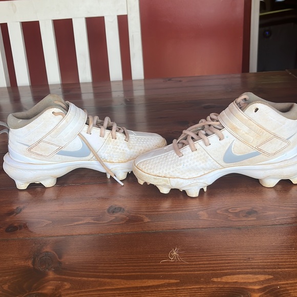 Cleats - Picture 3 of 4